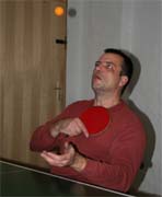 Foto des 2. Vorstandsvorsitzenders und Sportwarts, Thomas Weber beim Tischtennisspielen
